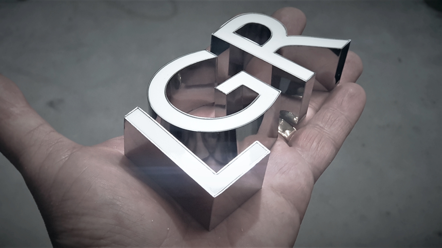 małe litery metalowe 3D